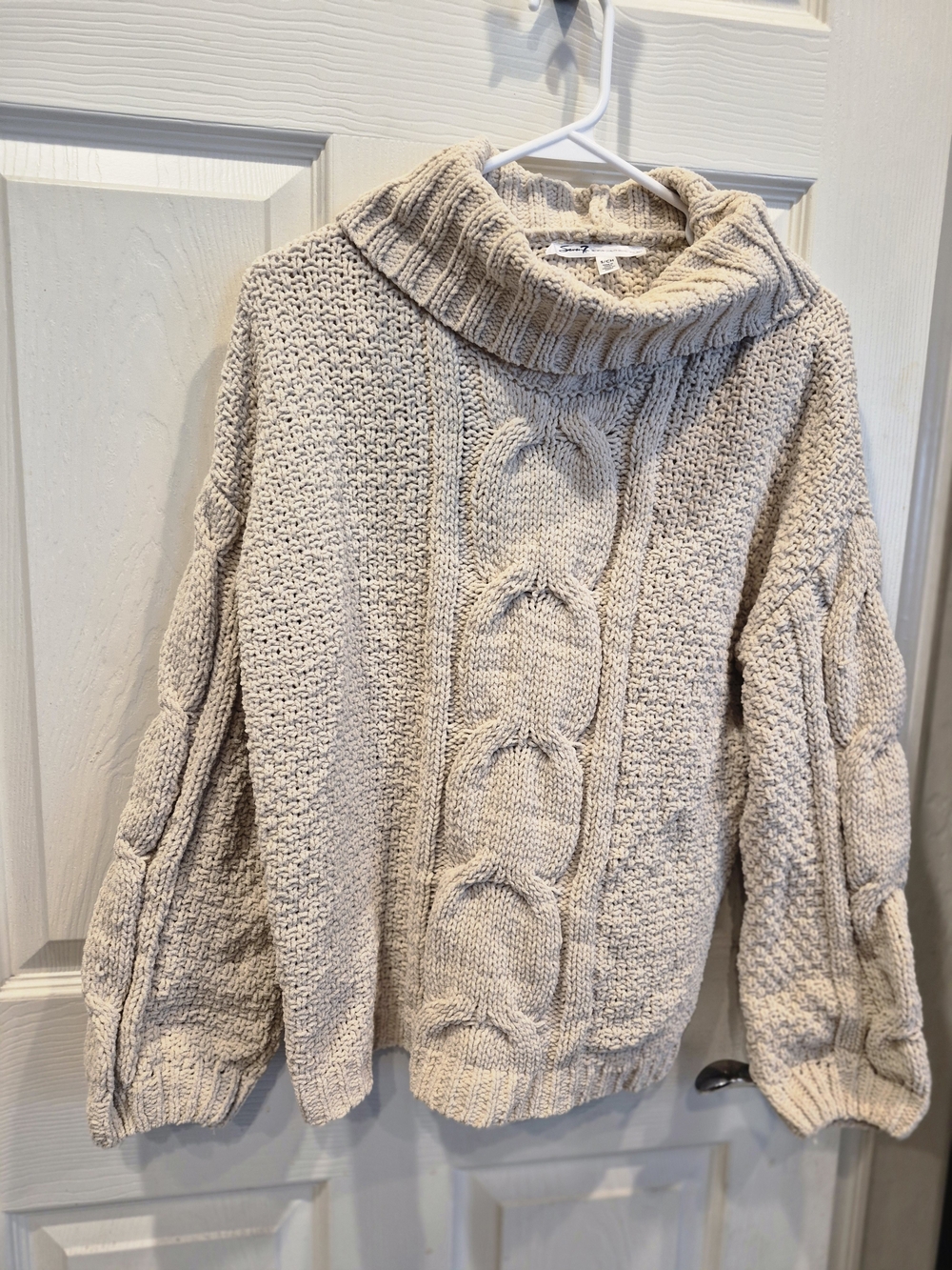 Cozy Cable Knit Turtleneck Sweater - Cream